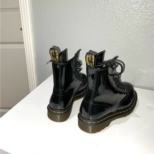 1460 Womens Patent Leather Lace up Boots